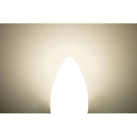 LED žárovka E27 6W-8W svíčka